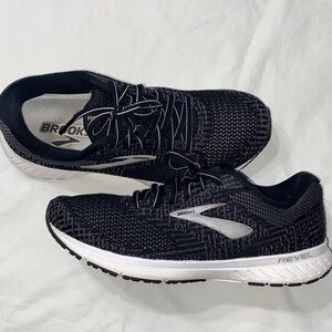 Brooks Women's Black and White Athletic Shoes